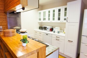 Apartamento, 3 quartos | 3 quartos, roupas de cama premium, berços (sobretaxa), Wi-Fi de cortesia