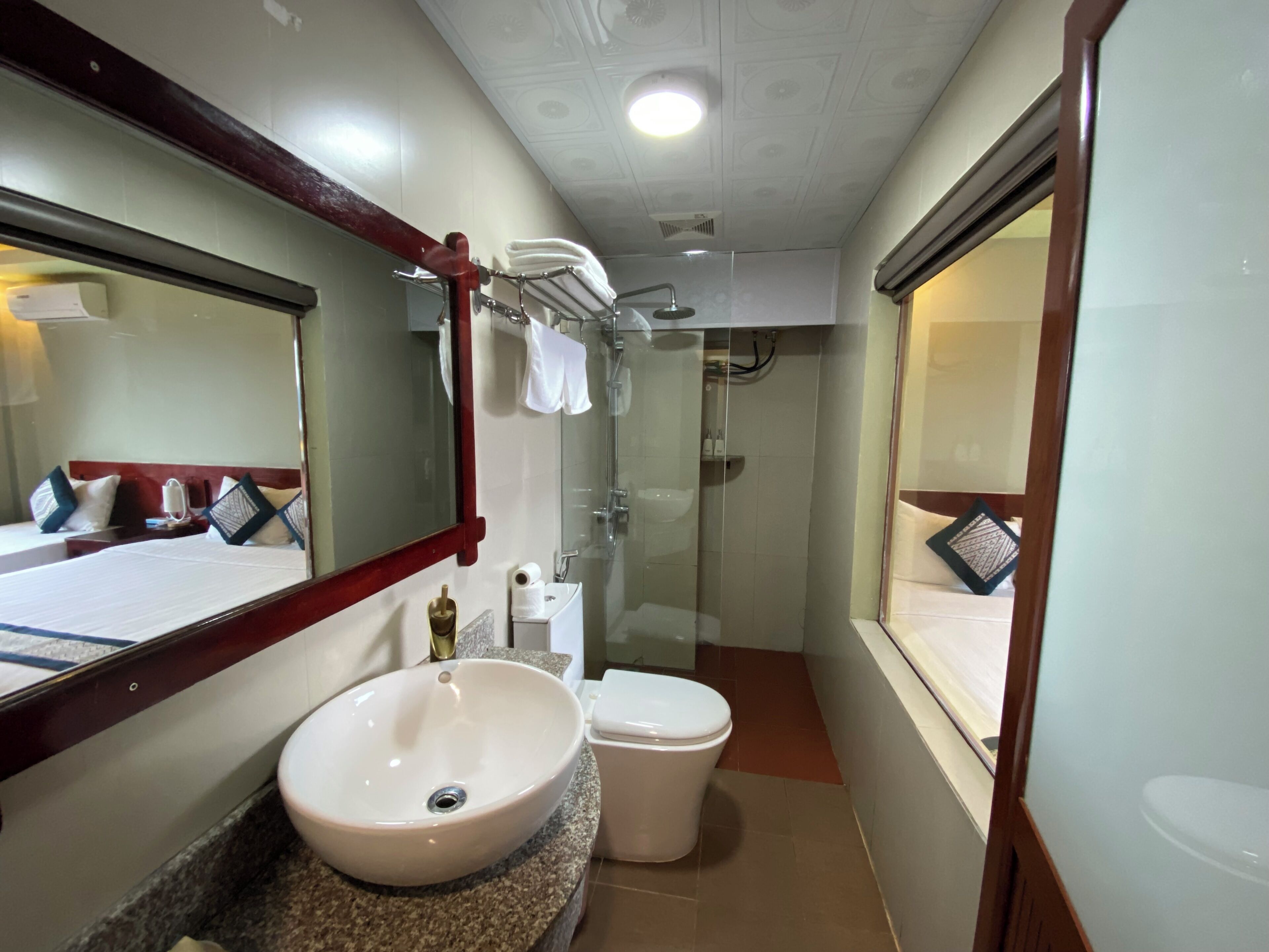 shower, rainfall showerhead, free toiletries, hair dryer