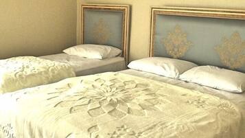 1 bedroom, premium bedding, desk, laptop workspace