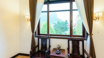 Minibar, Zimmersafe, Schreibtisch, kostenloses WLAN