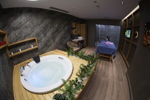 桑拿、蒸氣室、溫泉/礦物泉、土耳其浴、身體療程、水療