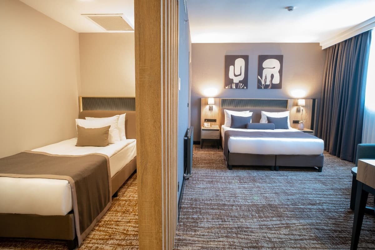 Junior Suite | 1 bedroom, minibar, in-room safe, desk