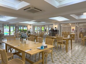 Breakfast, lunch, dinner served; Thai cuisine  - Regent Ramkhamhaeng (Bangkok)