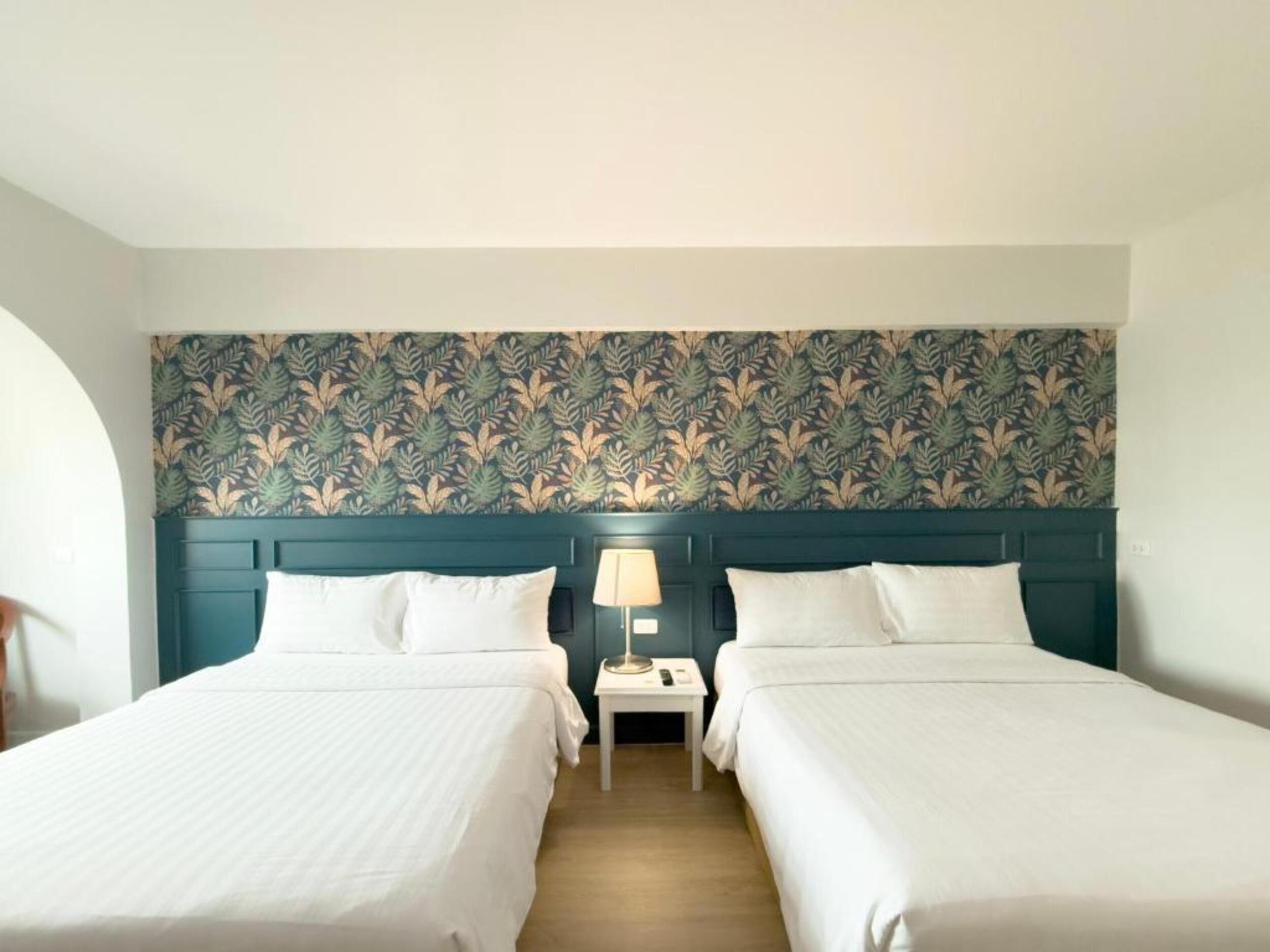 Superior Twin Room, 2 Double Beds | Minibar, blackout drapes, free WiFi, bed sheets