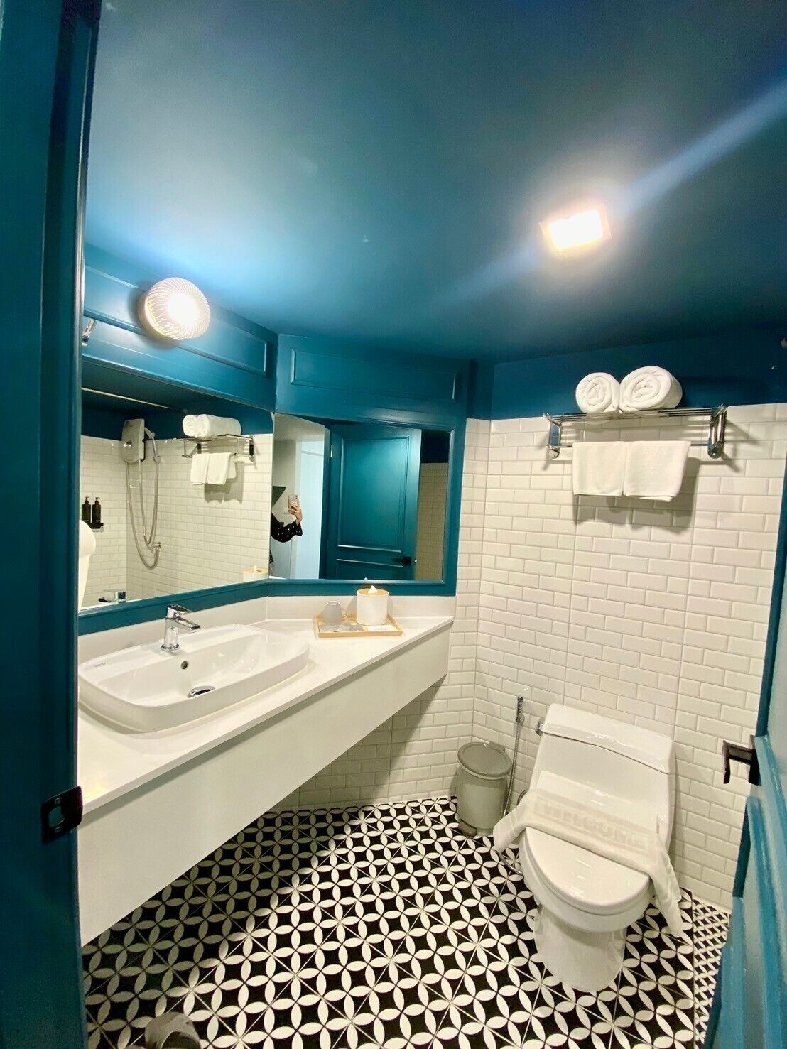 superior twin room | bathroom | shower, free toiletries, hair dryer, towels