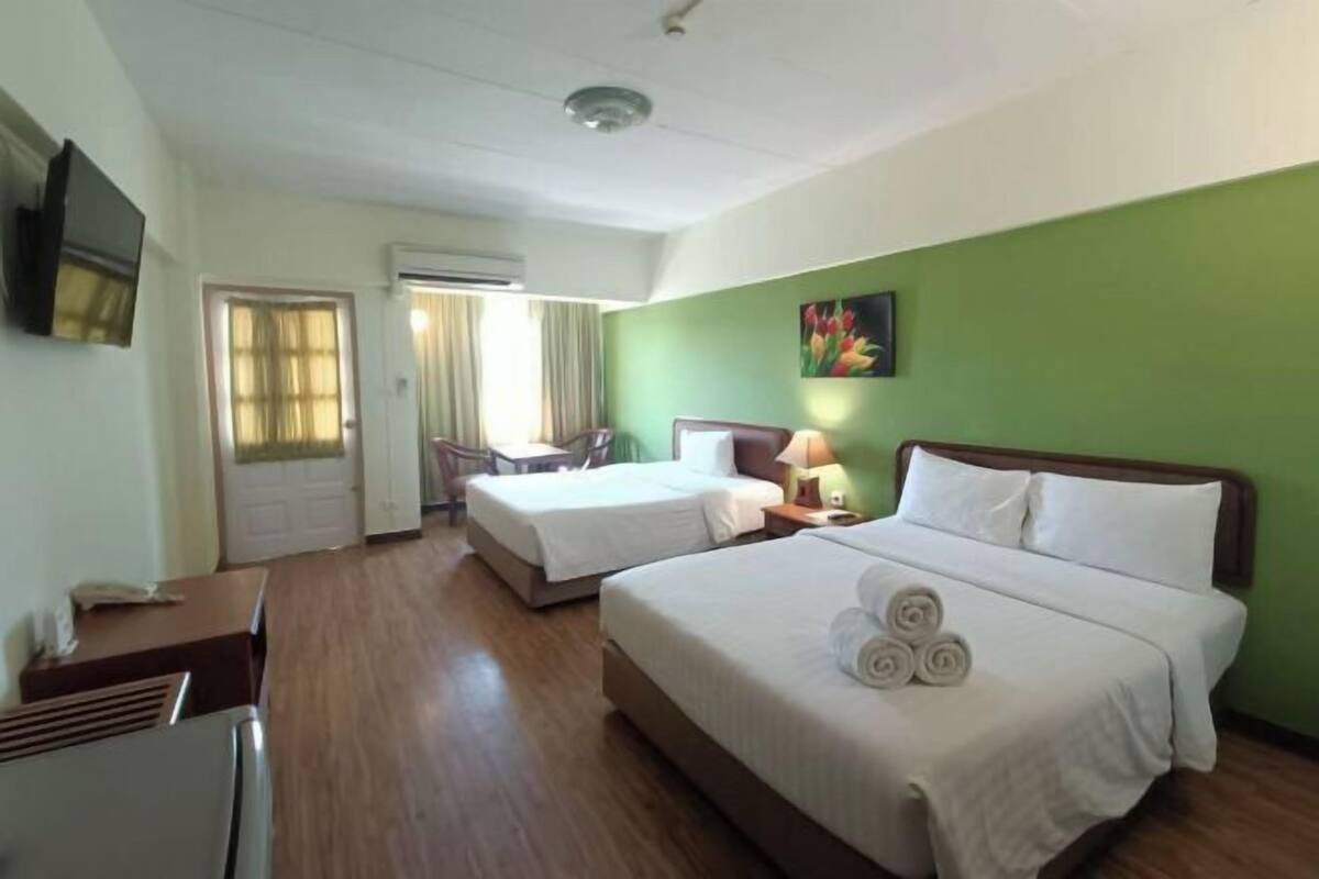 Minibar, cortinas blackout, wifi gratis y ropa de cama