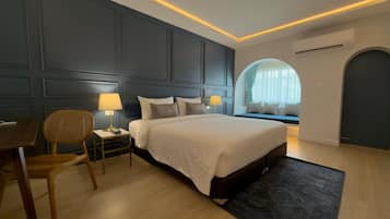 Deluxe Double Room | Minibar, blackout curtains, free WiFi, bed sheets