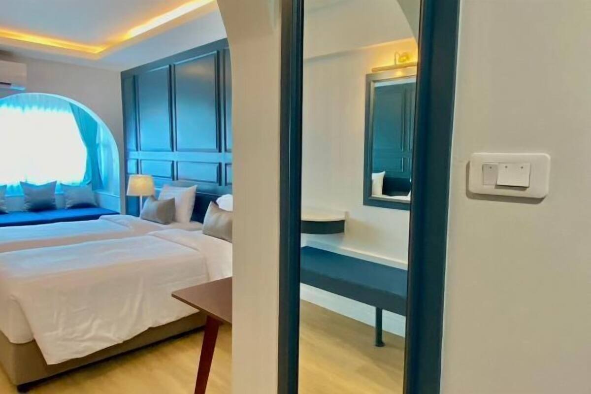 Minibar, cortinas blackout, wifi gratis y ropa de cama