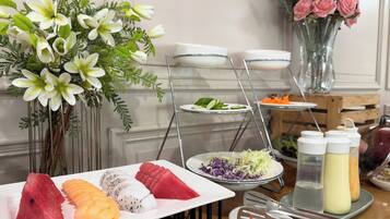 Daily buffet breakfast (THB 150 per person)