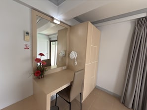 Superior Quadruple Room | Free WiFi, bed sheets