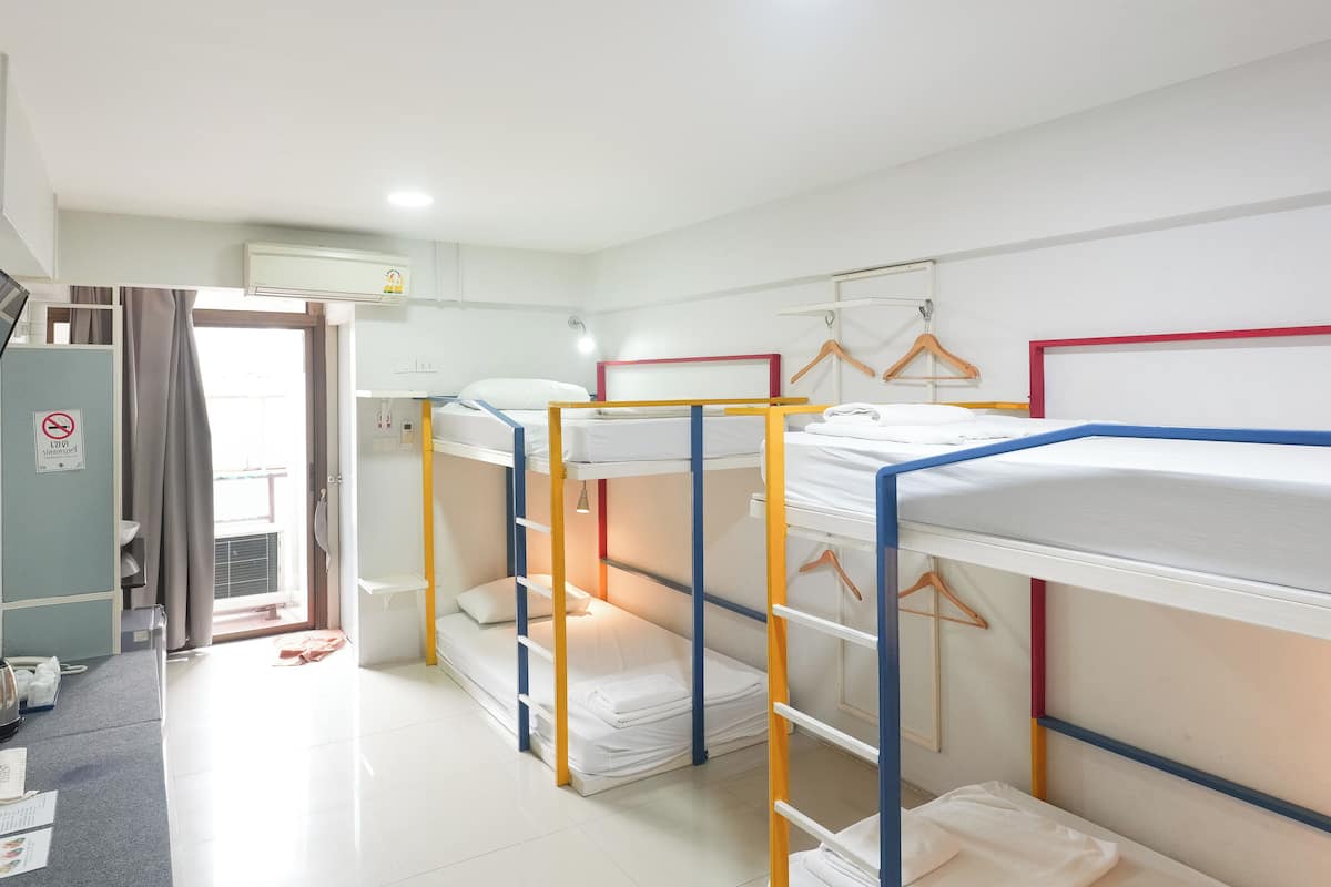 Shared Dormitory | Free WiFi, bed sheets