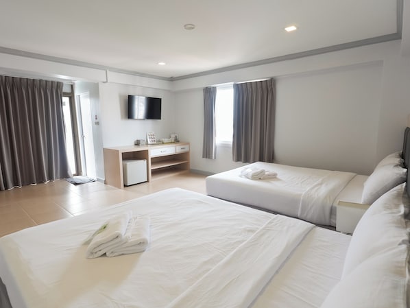 Habitación cuádruple superior | Wifi gratis y ropa de cama 