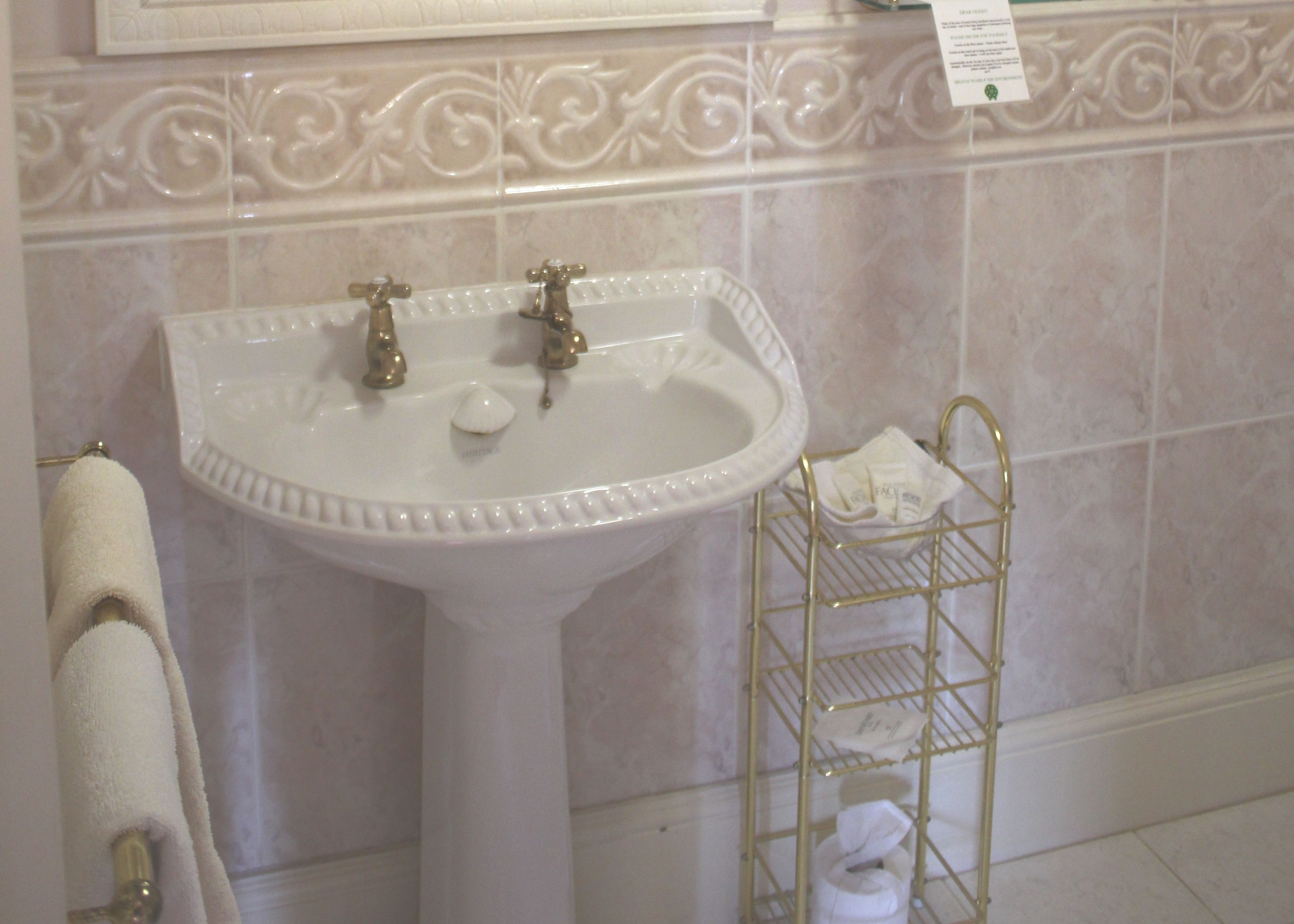 double room, 1 king bed, jetted tub (four poster) | bathroom | towels