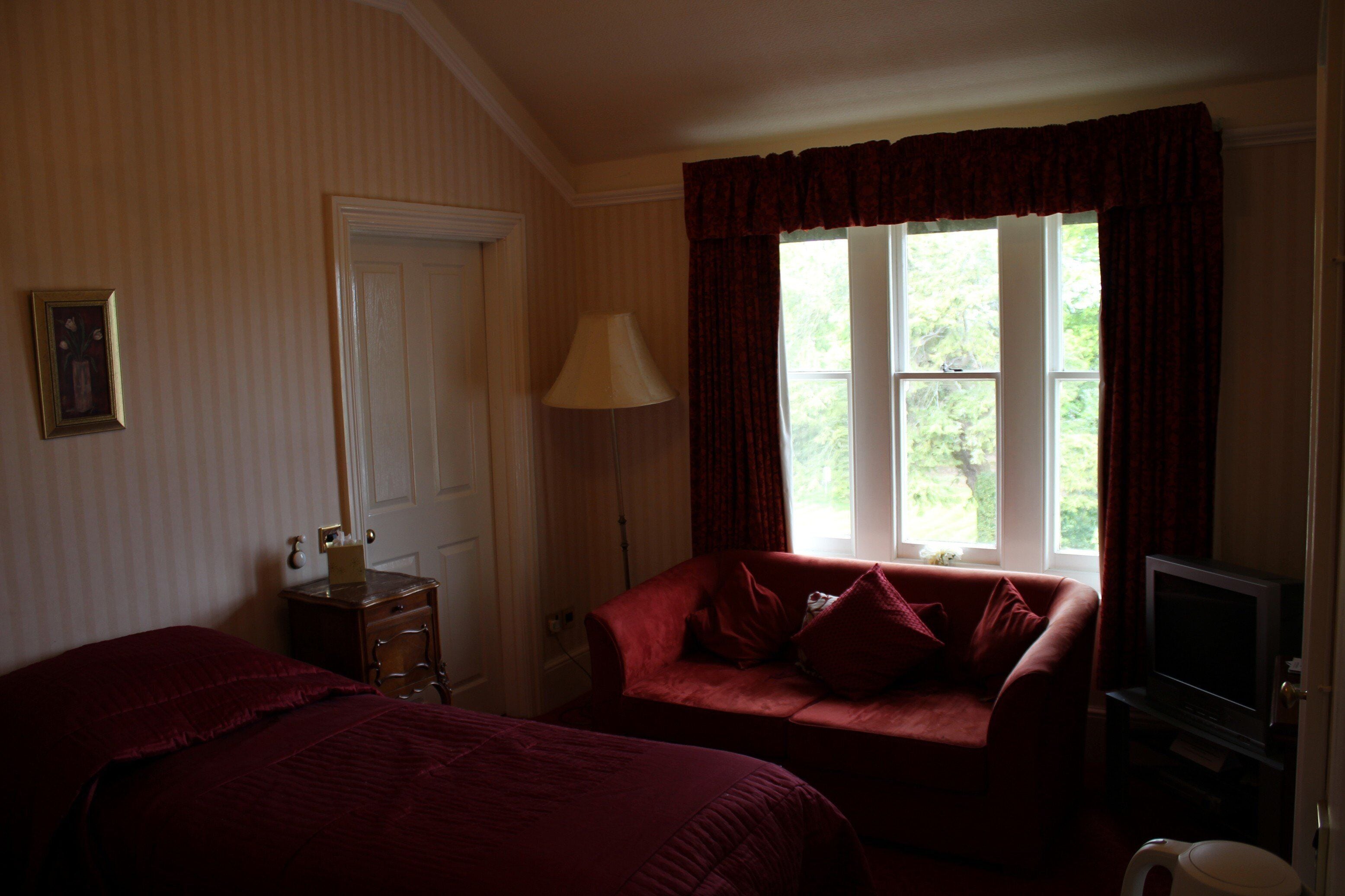 suite | desk, blackout curtains, iron/ironing board, free wifi