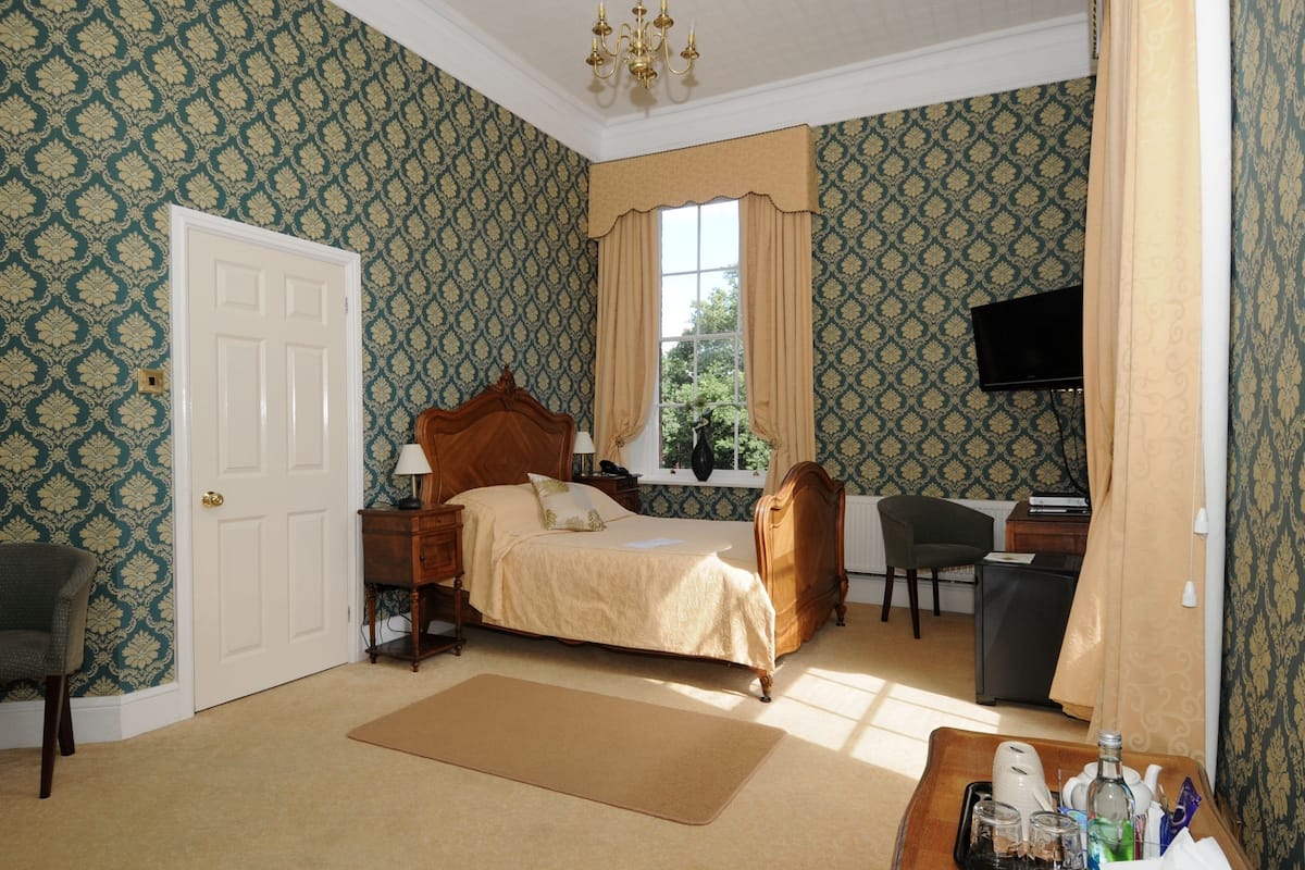 desk, blackout curtains, iron/ironing board, free wifi