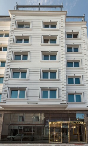 Front of property - Matiat Hotel Istanbul (Istanbul)