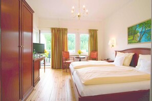 Minibar, in-room safe, free WiFi, bed sheets