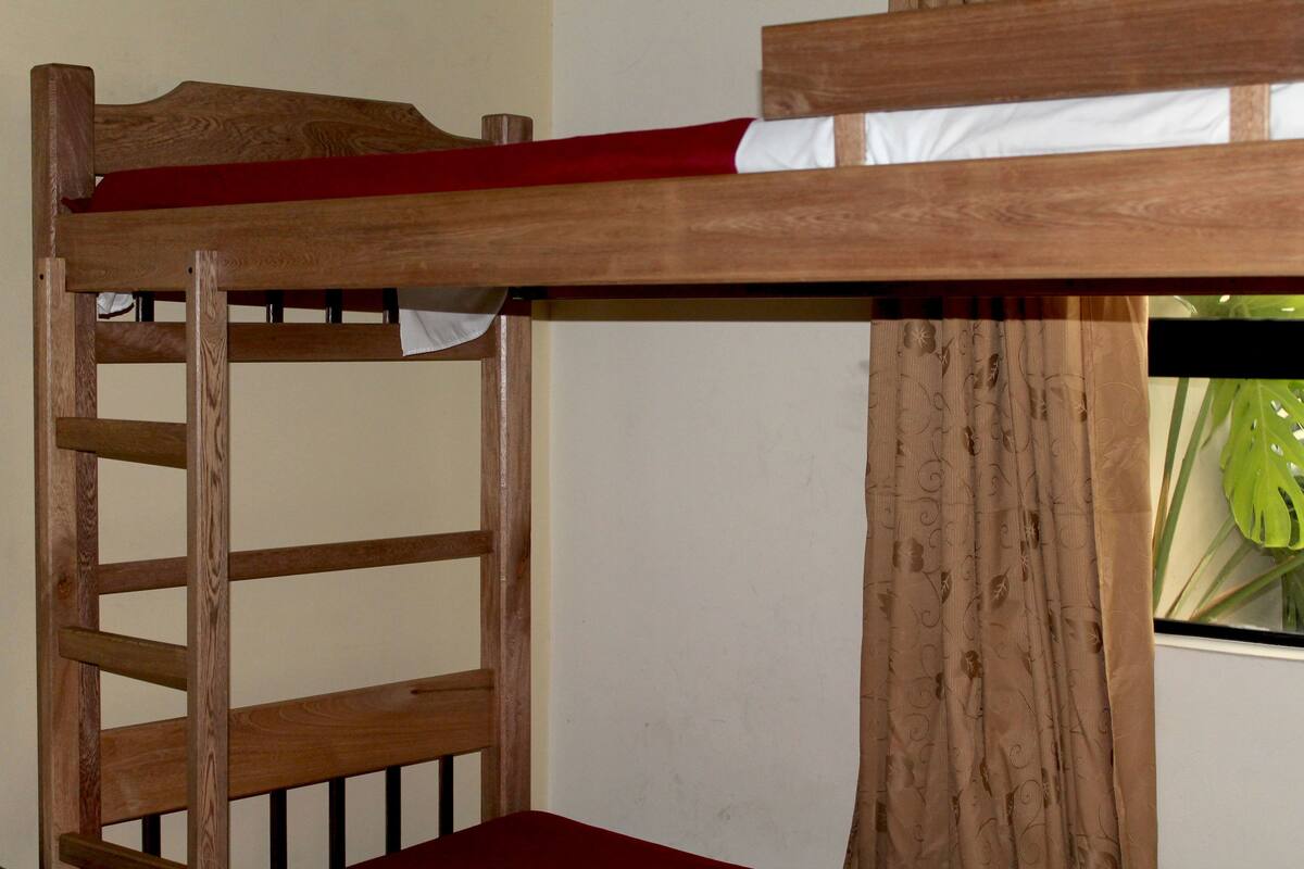 In-room safe, rollaway beds (surcharge), WiFi (free)