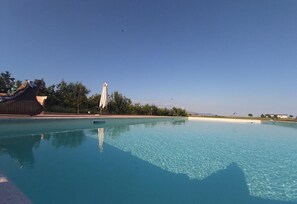 Alberca al aire libre por temporada