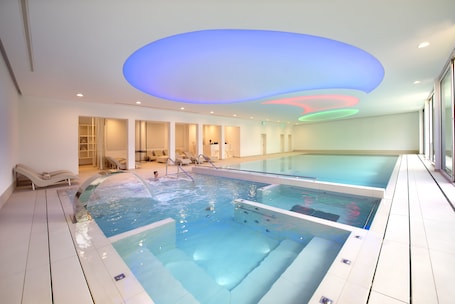 Una piscina techada
