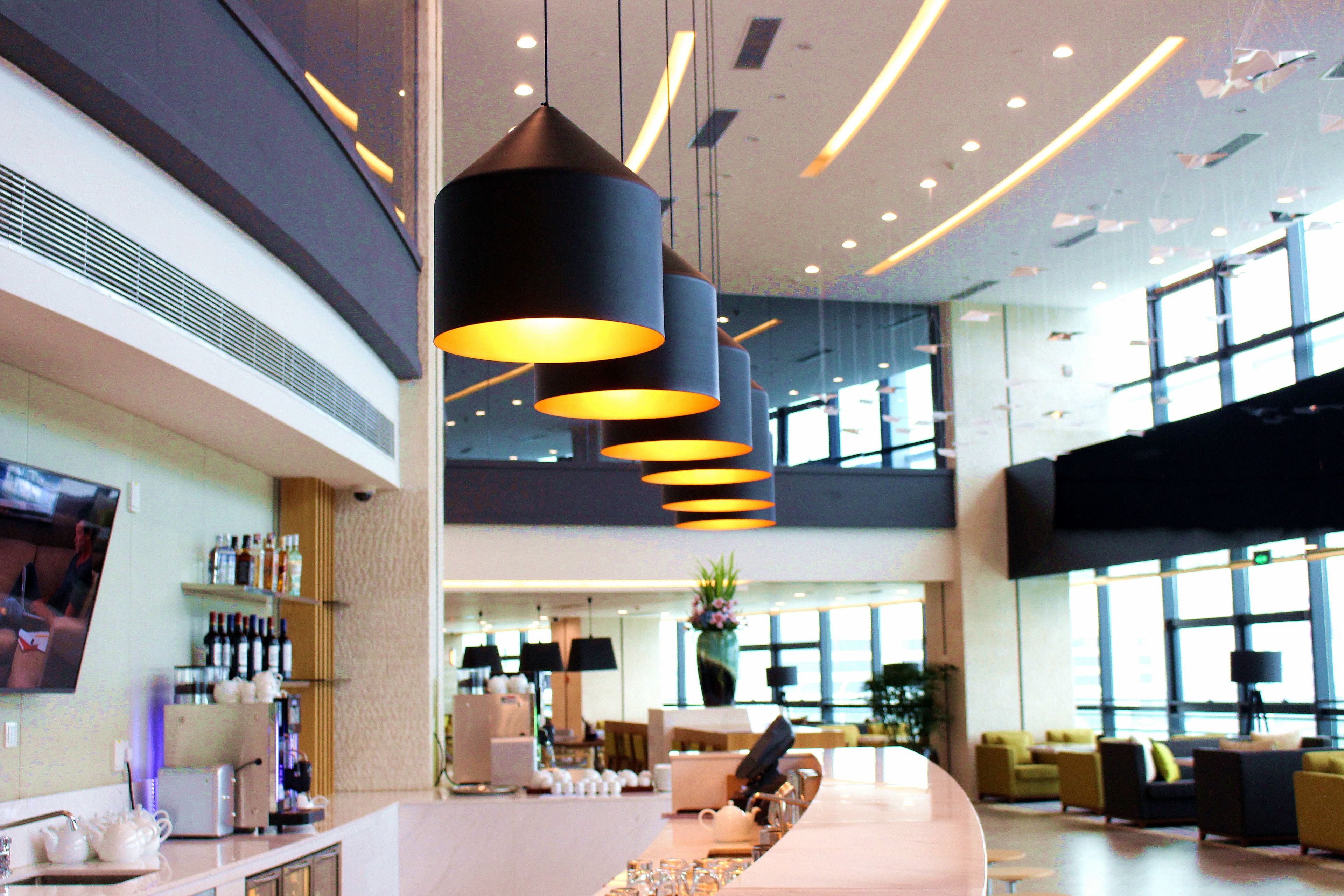 Bar (trong khuôn viên)