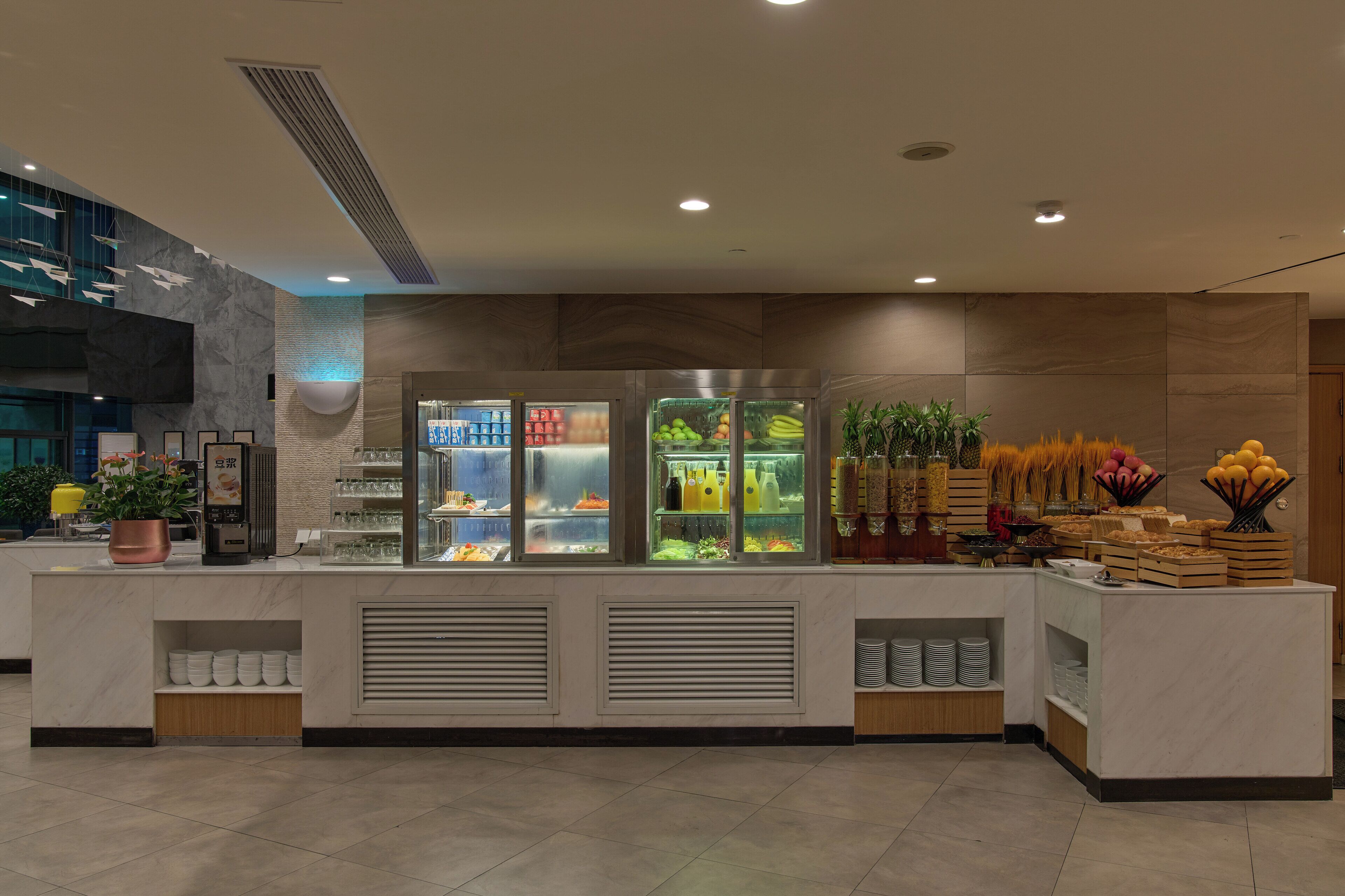 بوفيه فطور يوميًا بتكلفة قدرها (80 CNY للشخص)