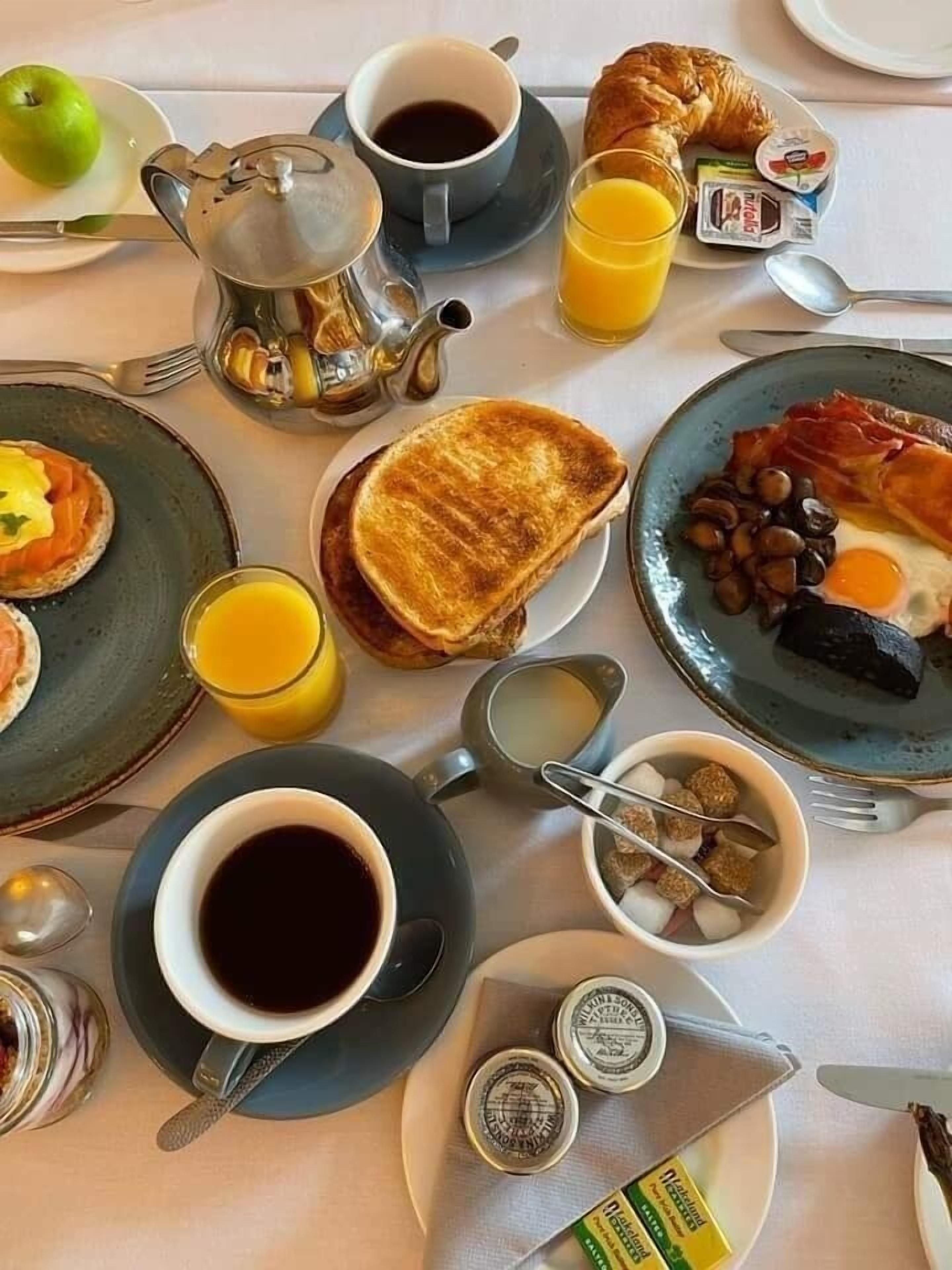 free daily english breakfast