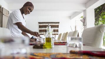 فطور كامل مجانًا يوميًا