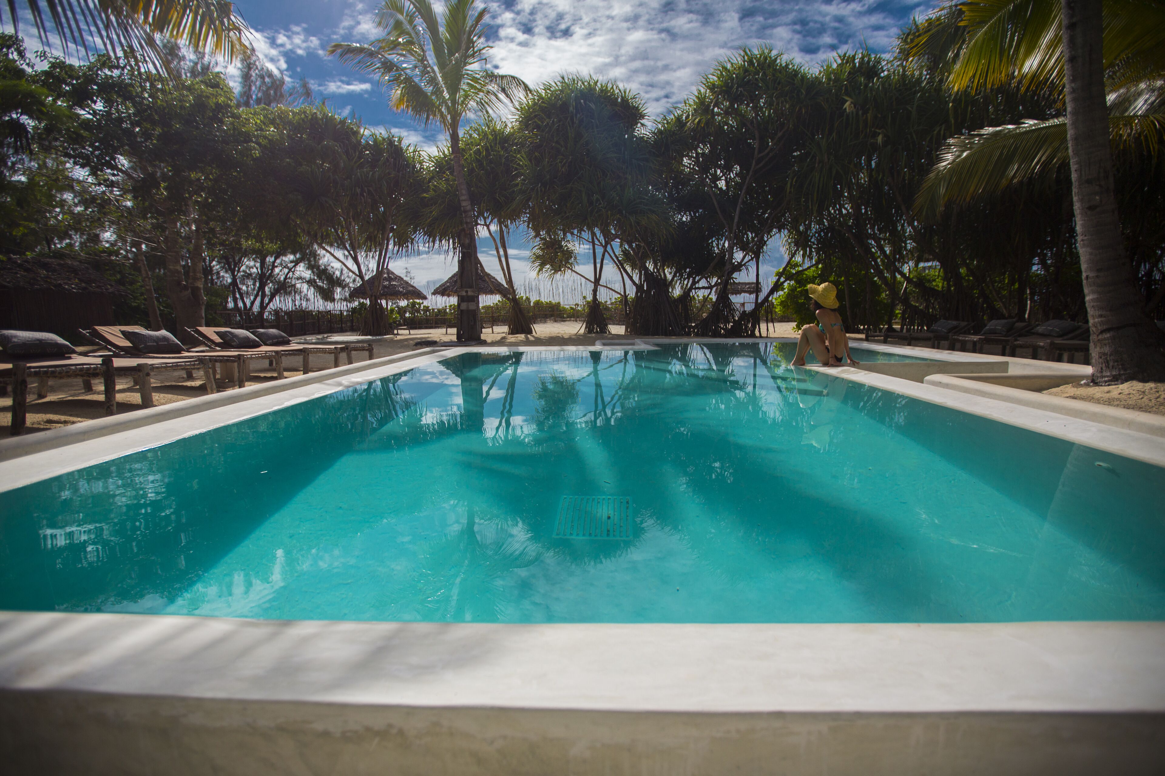 Outdoor pool, pool loungers