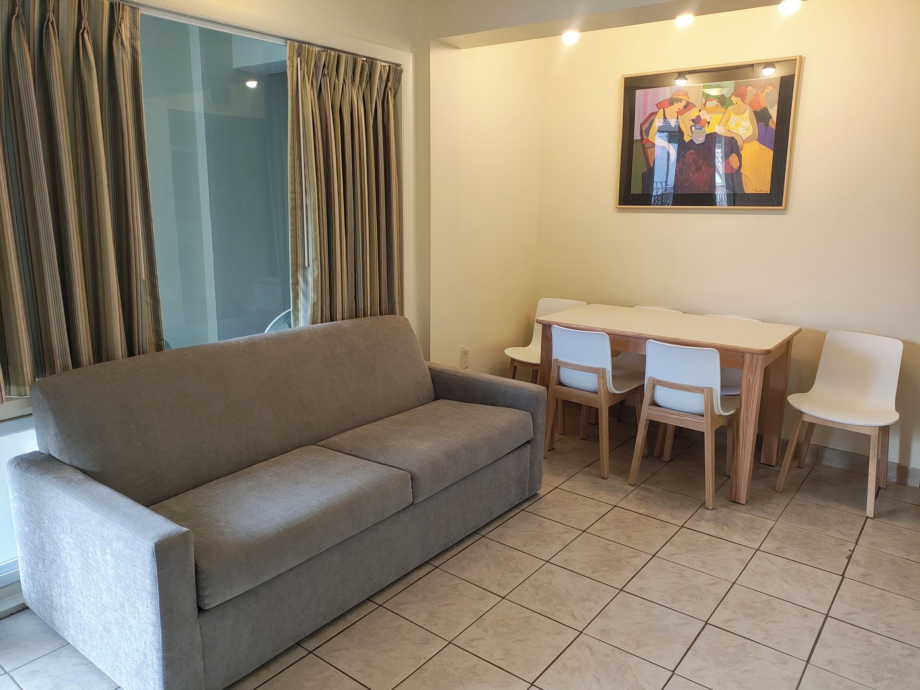 Deluxe Room, 3 Bedrooms, Pool View (Four Room Efficiency (Type 2)) | Dining room