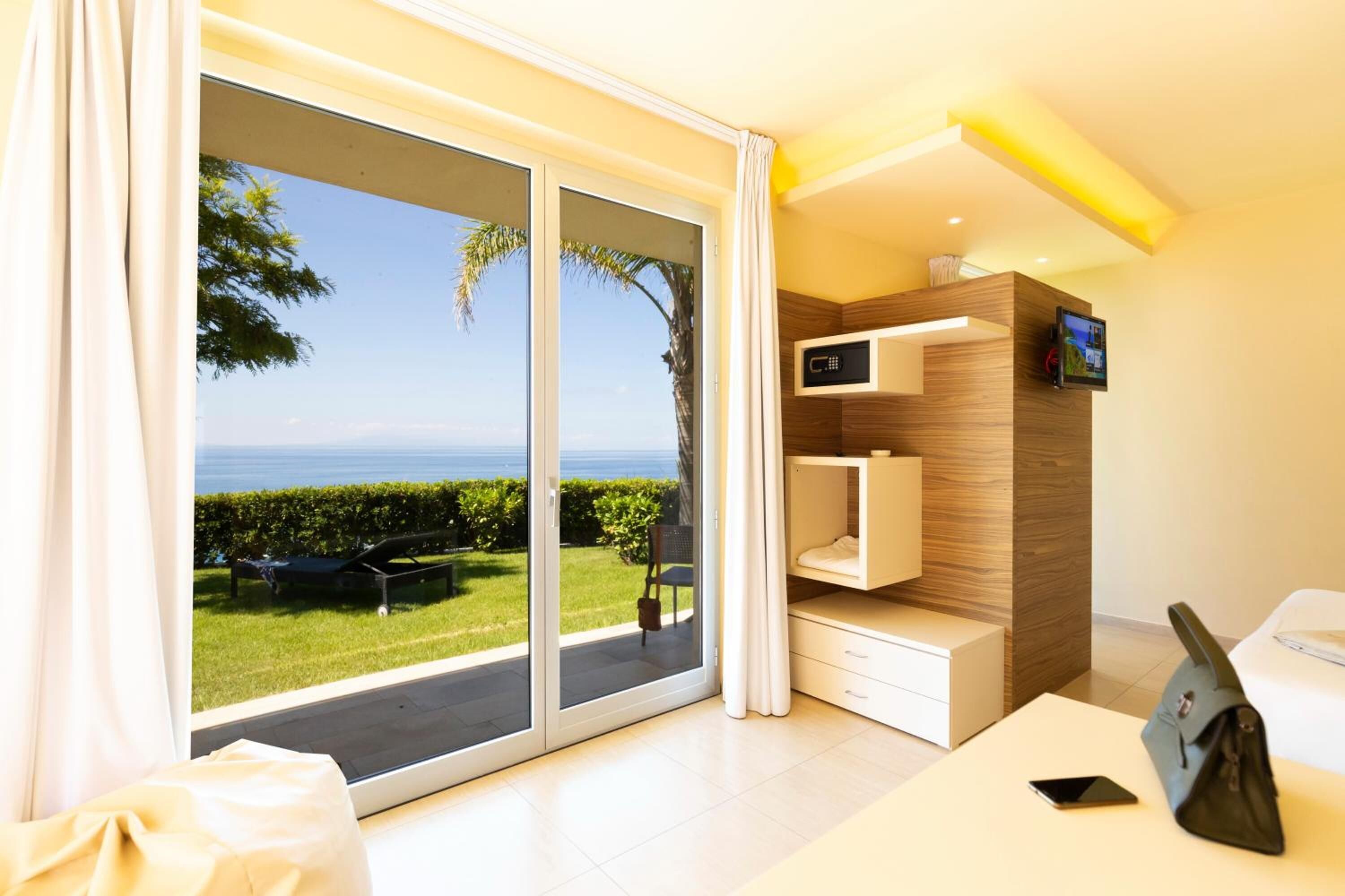 TV màn hình phẳng 