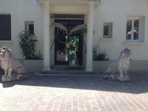 Property entrance - La Demeure des Tilleuls (Chatenay-Malabry)