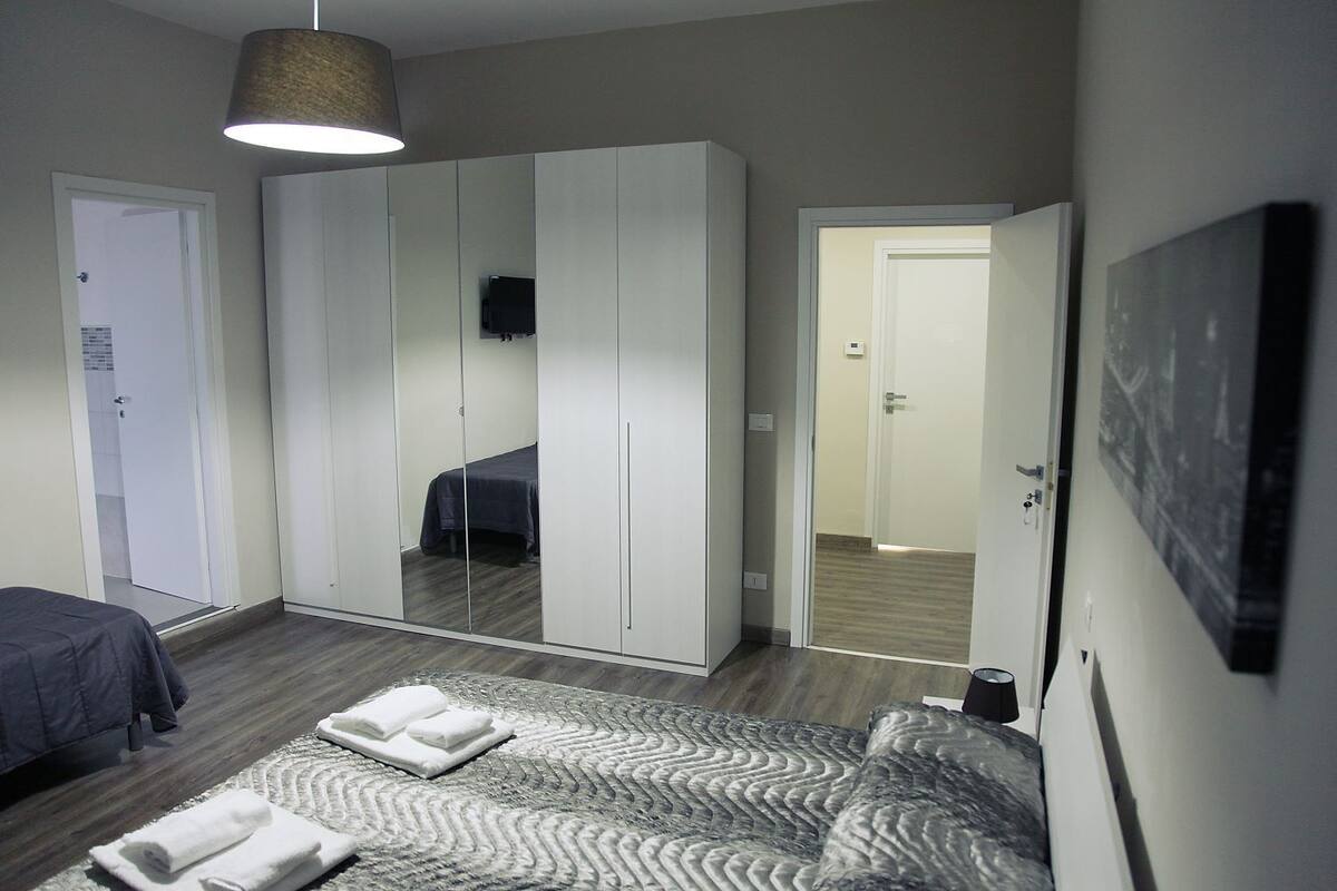 Triple Room | Desk, iron/ironing board (on request), WiFi (free)
