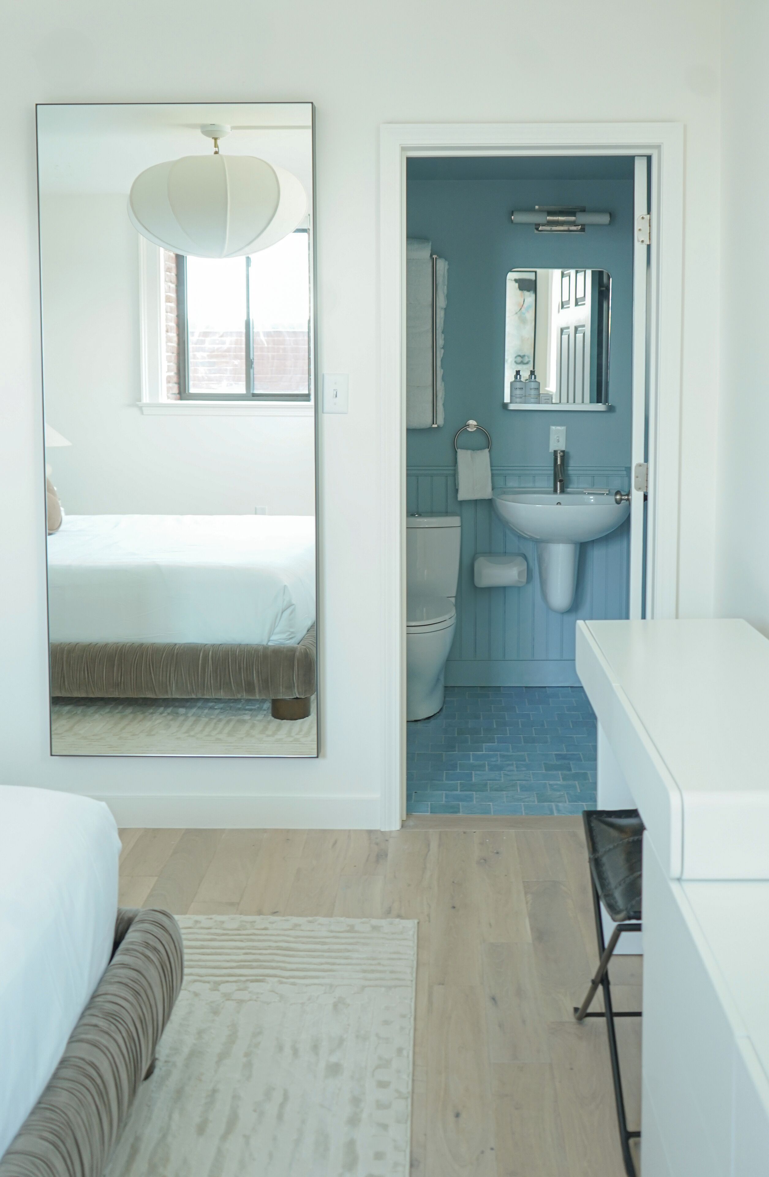 1 bedroom, premium bedding, memory-foam beds, desk