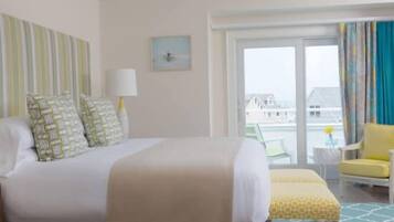 Ocean Deluxe King with Balcony | Egyptian cotton sheets, premium bedding, pillowtop beds, in-room safe