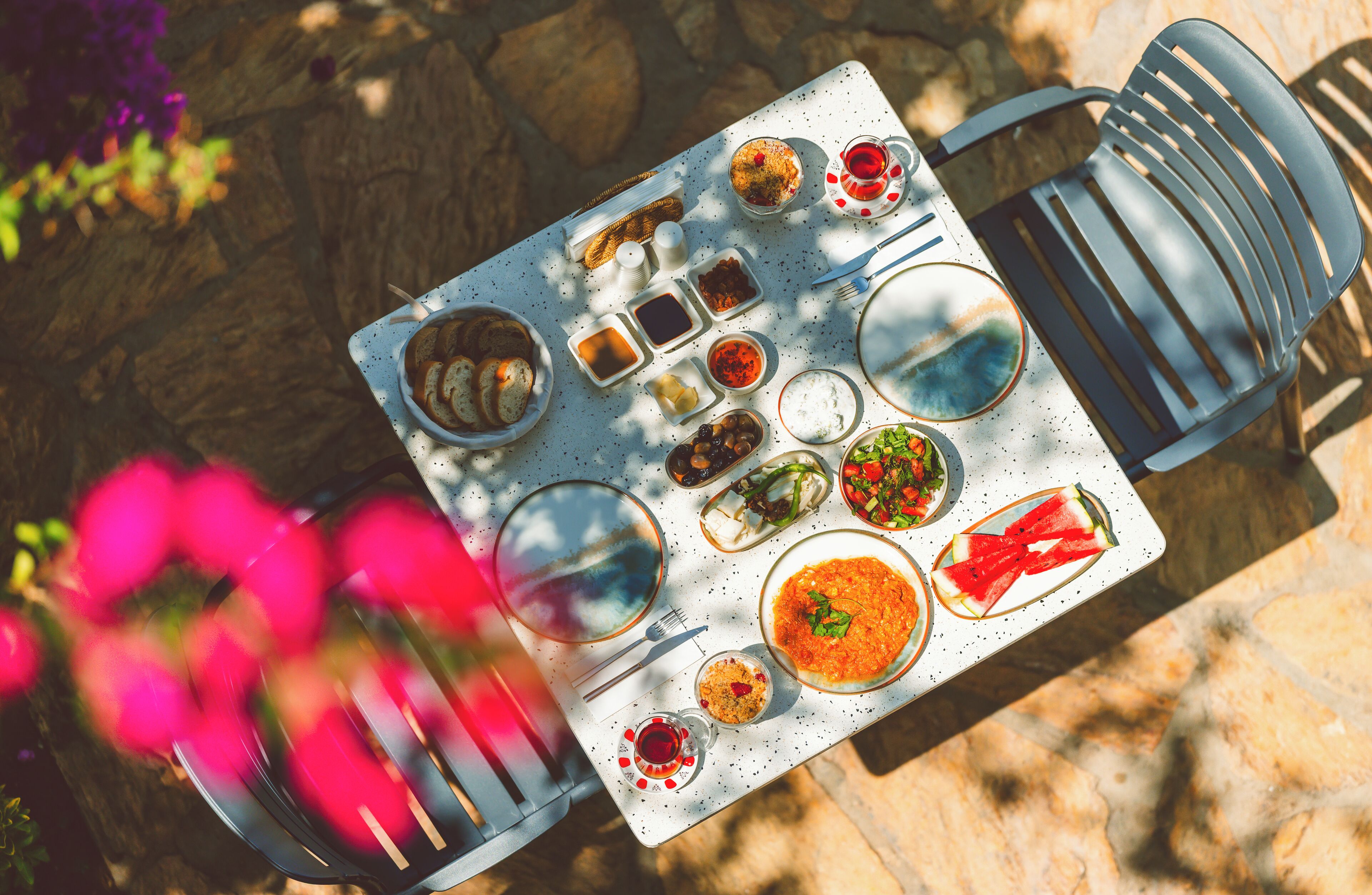 free daily full breakfast