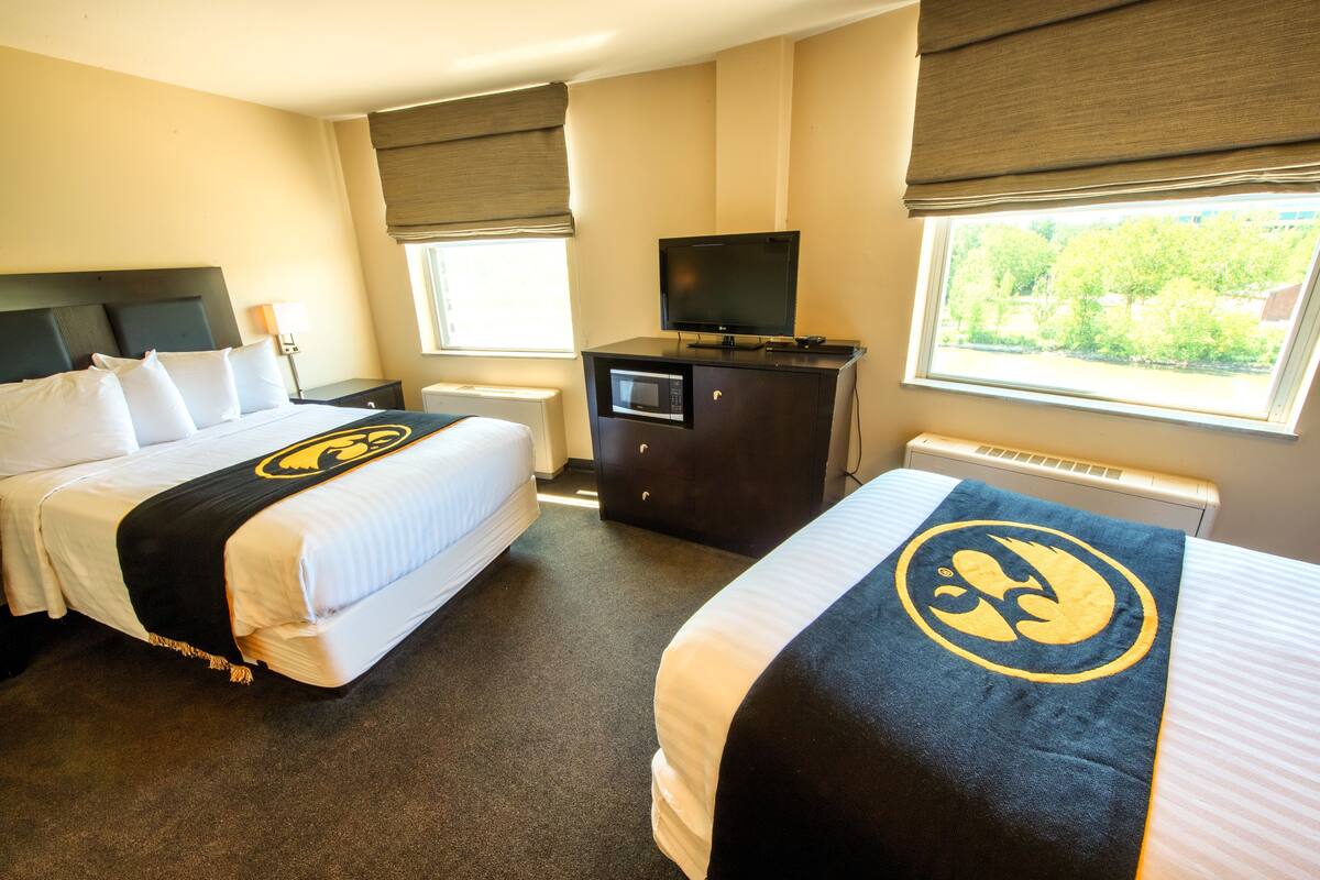 Business Room, 2 Double Beds, River View | Hypo-allergenic bedding, desk, iron/ironing board, free cots/infant beds