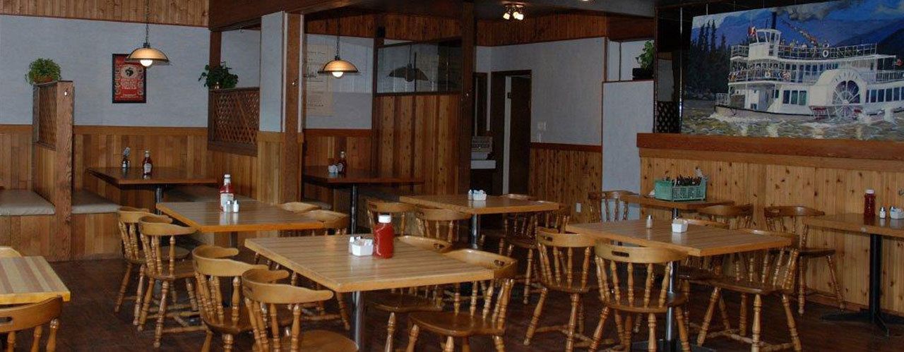 breakfast, lunch and dinner served