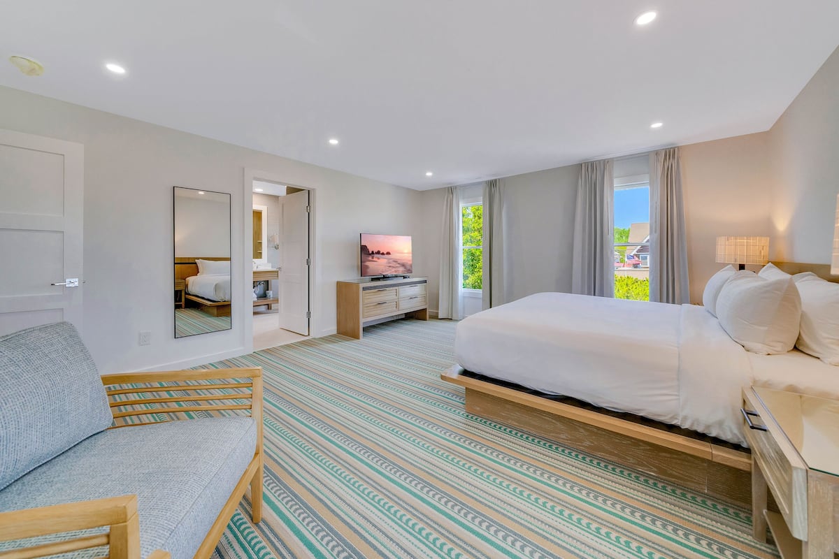 3 habitaciones, cortinas blackout y tabla de planchar con plancha
