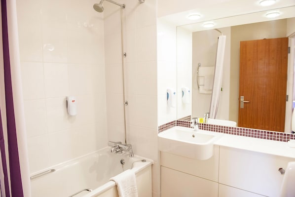 Bathroom - Premier Inn Balsall Common - Near Nec (Solihull)