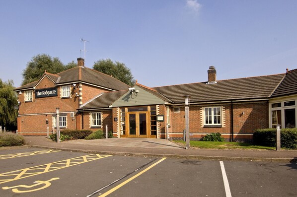 Exterior - Premier Inn West Bromwich (West Bromwich)