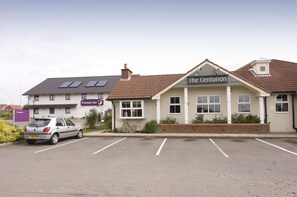 Exterior - Premier Inn Tamworth South (Tamworth)