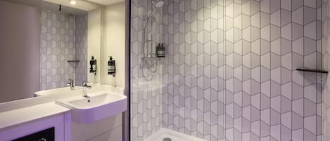 Superior Double Room | Bathroom