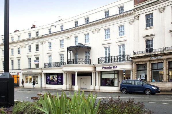 Exterior - Premier Inn Leamington Spa Town Centre (Royal Leamington Spa)