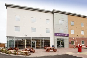 Exterior - Premier Inn Dudley Town Centre (Dudley)
