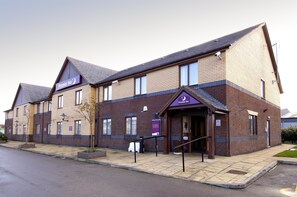Exterior - Premier Inn Blackpool Airport (Blackpool)