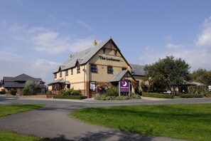 Exterior - Premier Inn Weymouth Seafront (Weymouth)