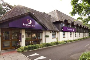 Exterior - Premier Inn Bournemouth/Ferndown (Ferndown)