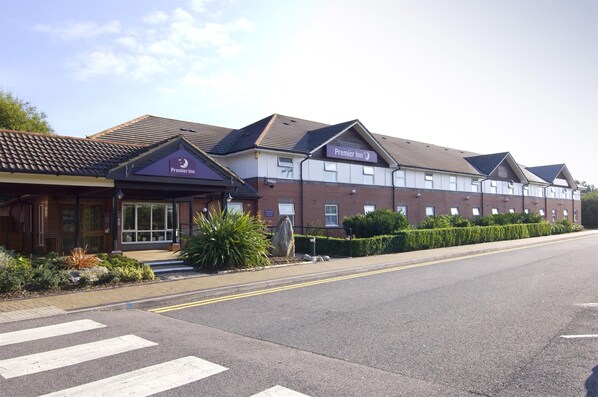 Exterior - Premier Inn Bristol South (Bristol)