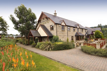 Exterior. Premier Inn Bradford North - Bingley